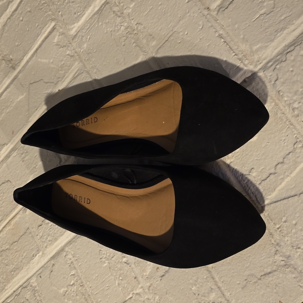 Pointed Toe Flats Torrid